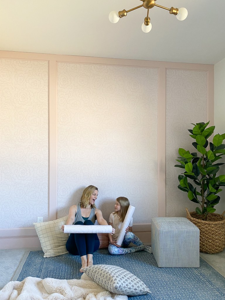 Wallpaper feature wall with decorative pattern